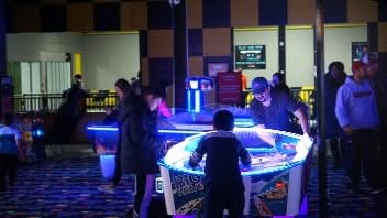 air hockey